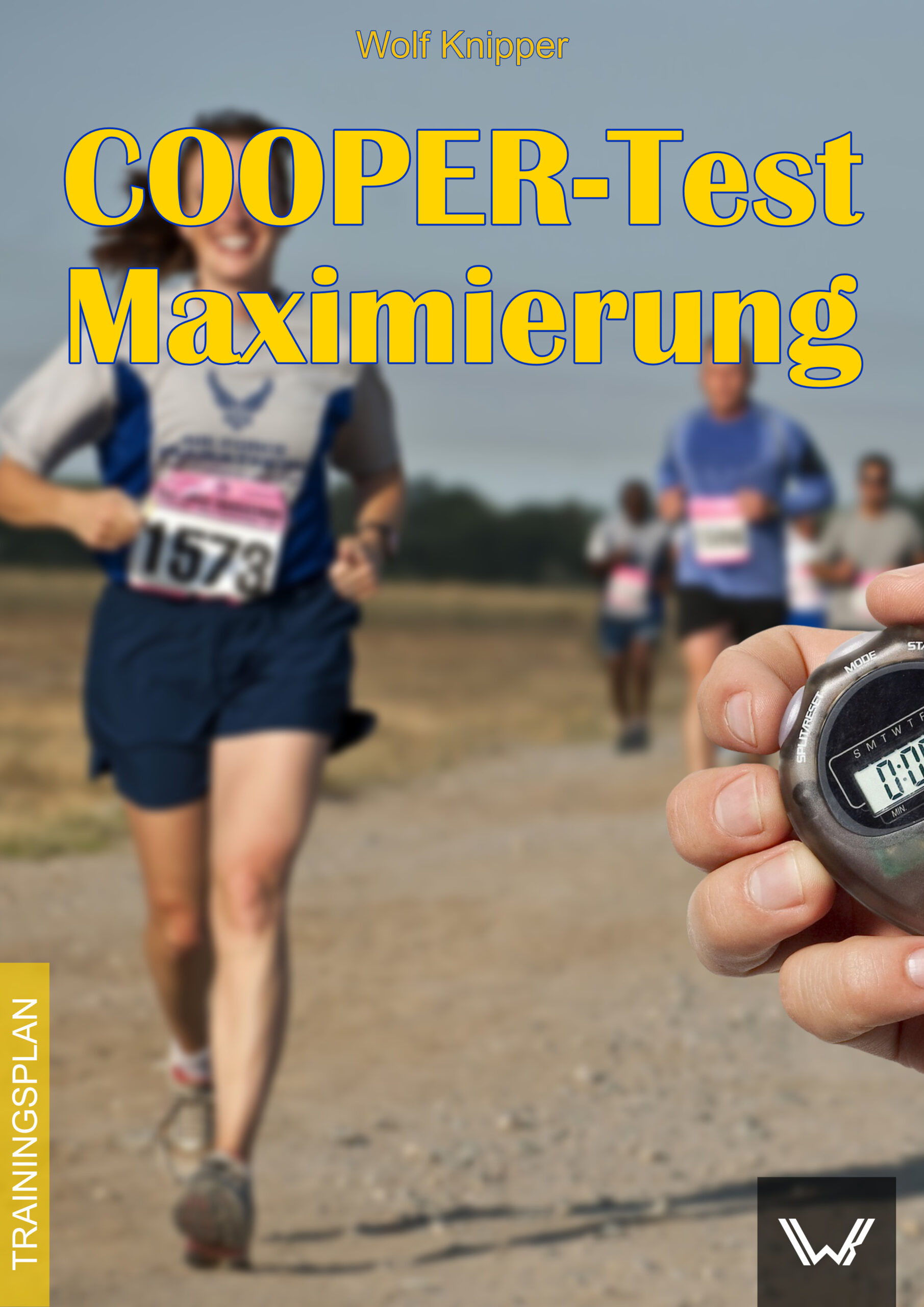 Titelbild - Cooper-Test Maximierung, eine Frau läuft fröhlich über ihre Bestzeit ins Ziel.